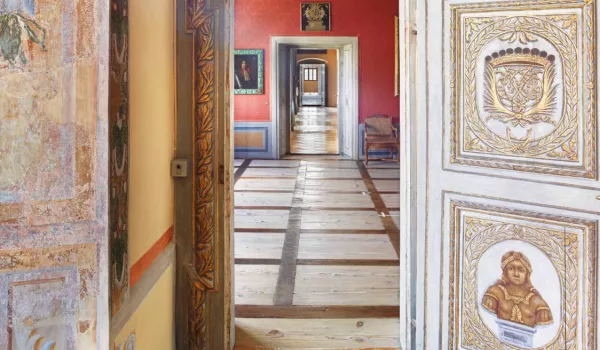 08-Schloss Waldegg_enfilade_intense.jpg