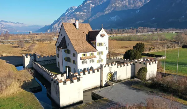 1_Schloss A Pro Titelbild.jpg