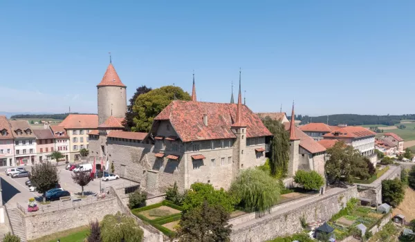 1_VMRomont_Vue de l'extérieur (c) Upperview Production.jpg