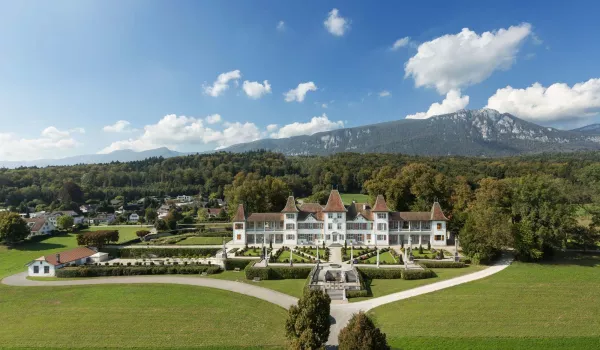 10-Schloss Waldegg_Gesamtansicht.jpg