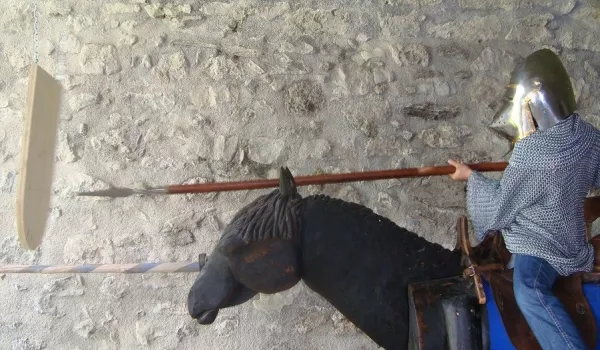 15_Schloss_Spiez_Schlossmuseum Rittertrail.JPG