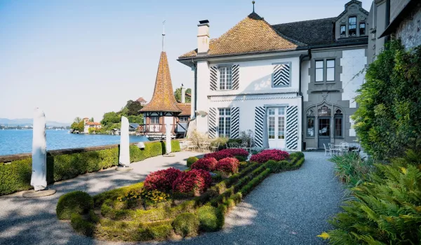 2_Oberhofen Schlossterrasse.jpg