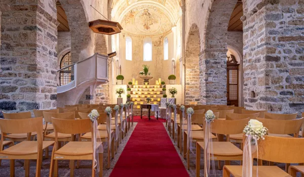 21_Schlosskirche_Spiez_Hochzeiten.jpg