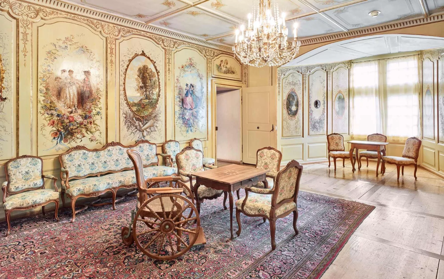 3_ChateauGruyeres_Salon Bovy_copyright etienne-francey.jpg