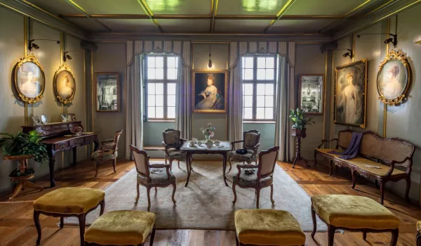 6_schloss_heidegg_home_story_salon-offen.jpg