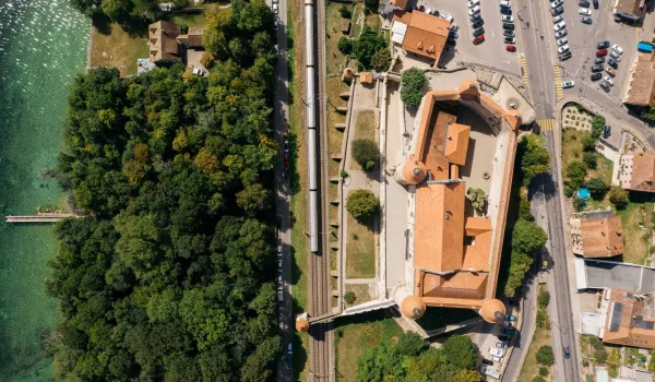 Château de Grandson RaphaelDupertuis_vue d'en haut.jpg