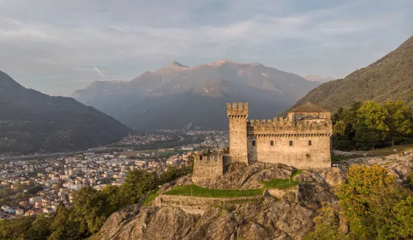 Fortezza di Bellinzona_Castello Sasso Corbaro_redesignswiss.ch.jpg