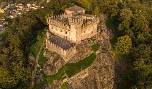 Fortezza di Bellinzona_Sasso Corbaro.jpg