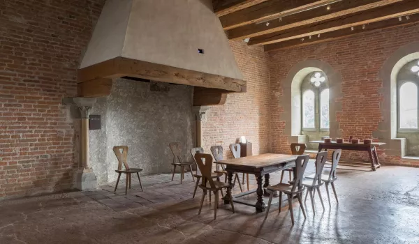 Schloss Burgdorf_Rittersaal_Kamin.jpg